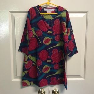 Gretchen Scott kids tunic 8/10 parrots